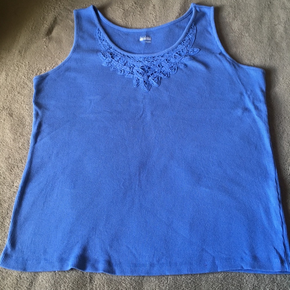 Embroidered tank top, size 2x